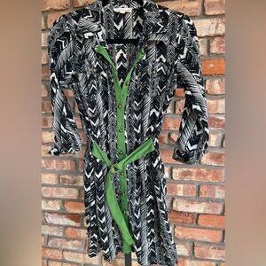 Olive & Oak Black & White Chevron Shirt Dress with Green Trim size small